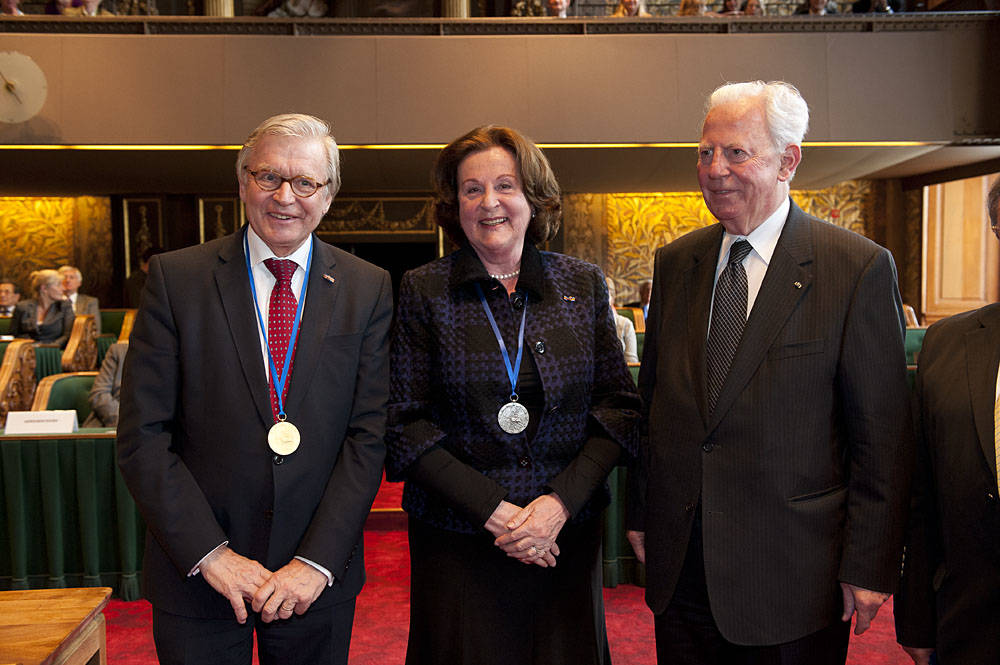 Onderscheiding Gouden Medaille Fondation du Merite Europeen 4