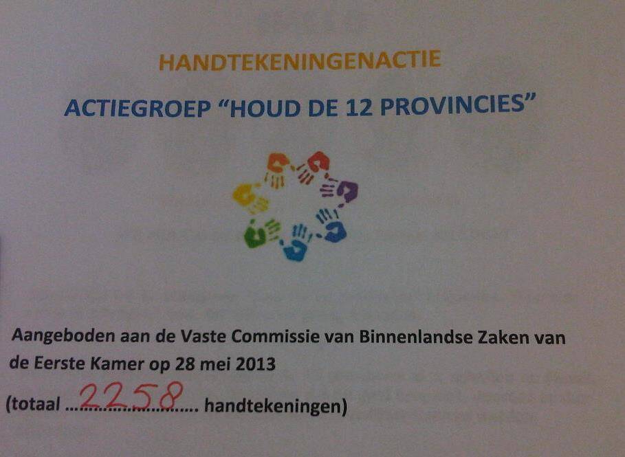 Handtekeningenactie 'Houd de 12 provincies'