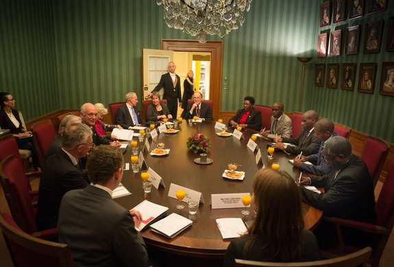 Ontvangst delegatie Burundi in de Gravenkamer 