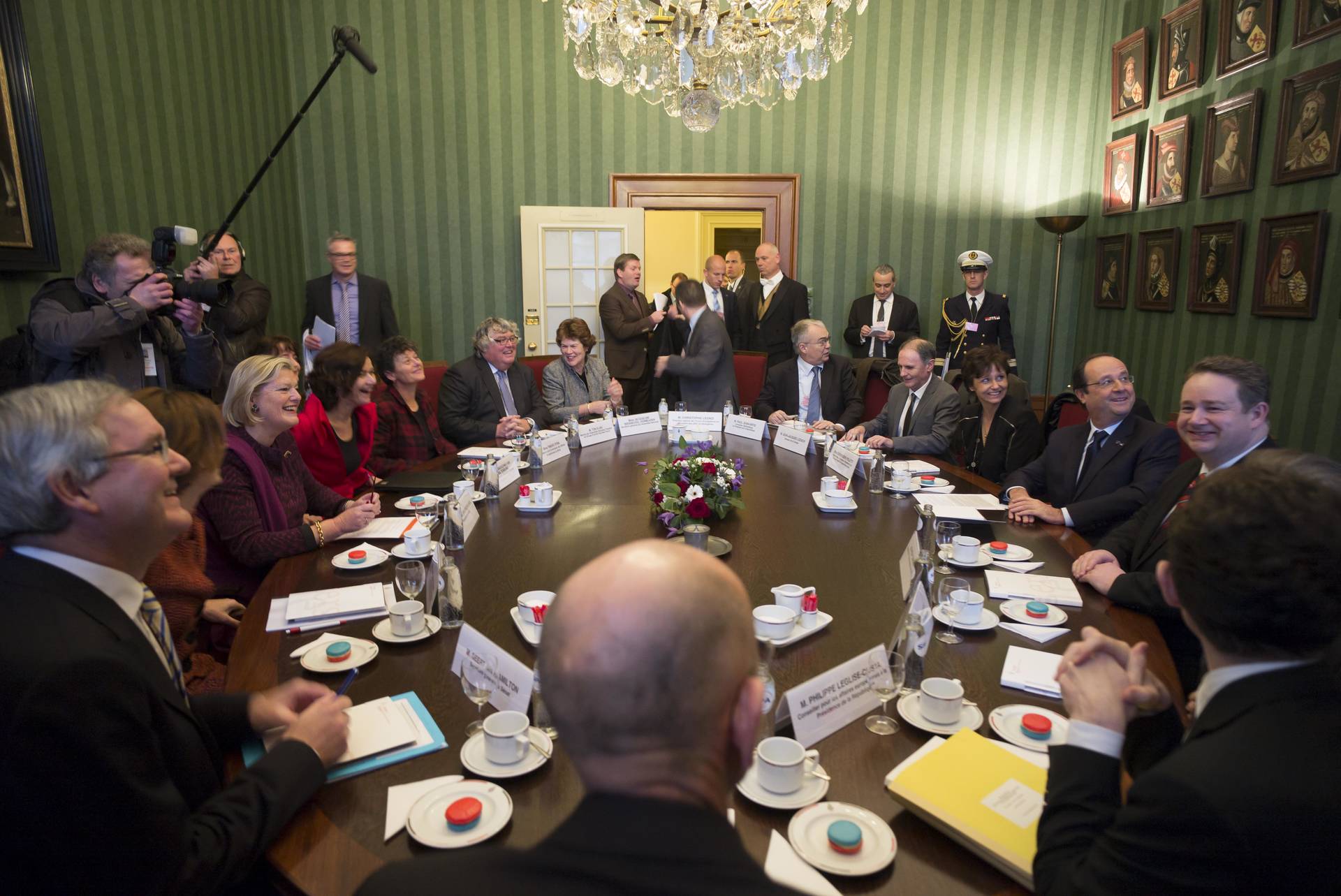 Ontvangst President Hollande door Voorzitters Eerste en Tweede Kamer