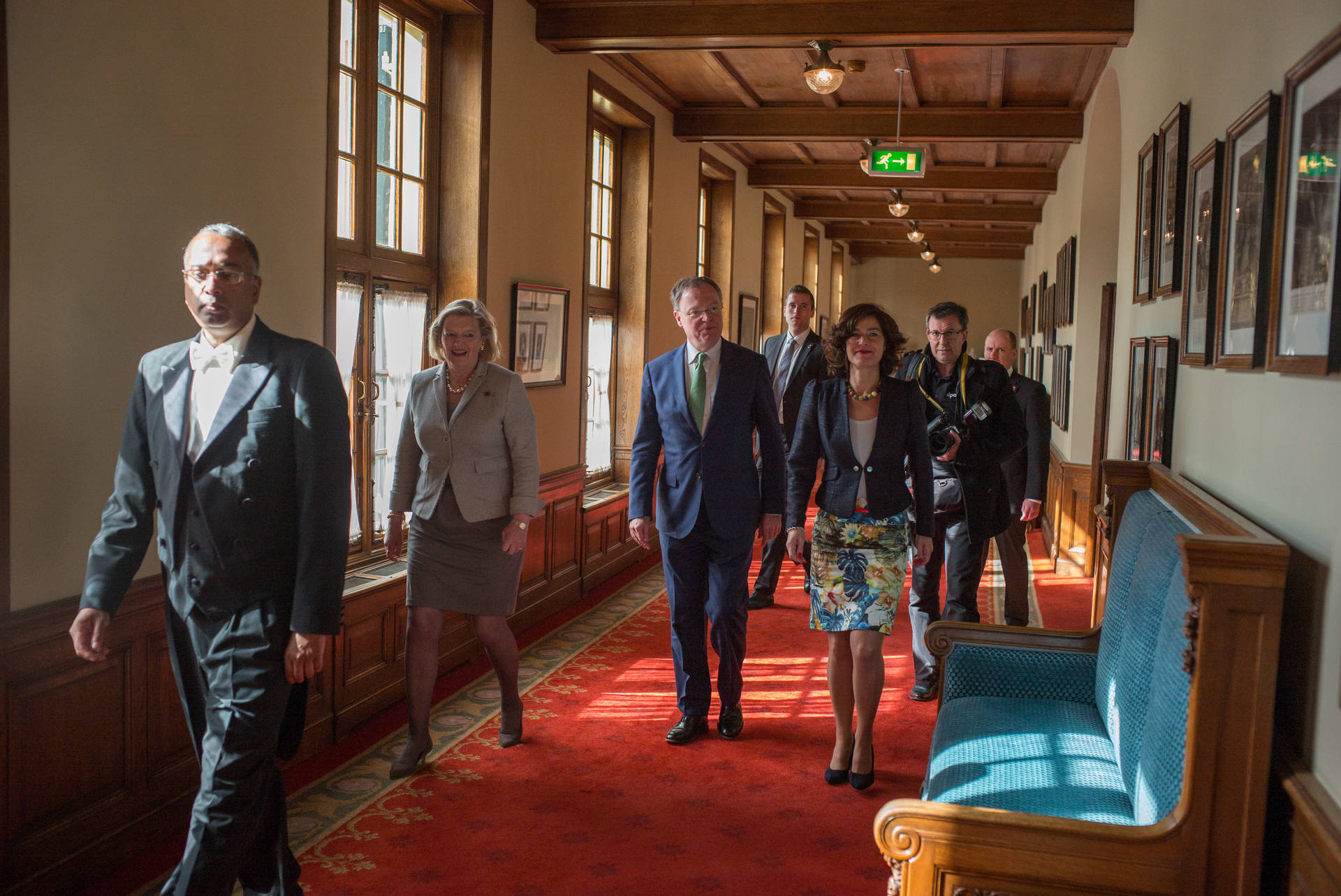 Binnenkomst van de delegatie in de wandelgang