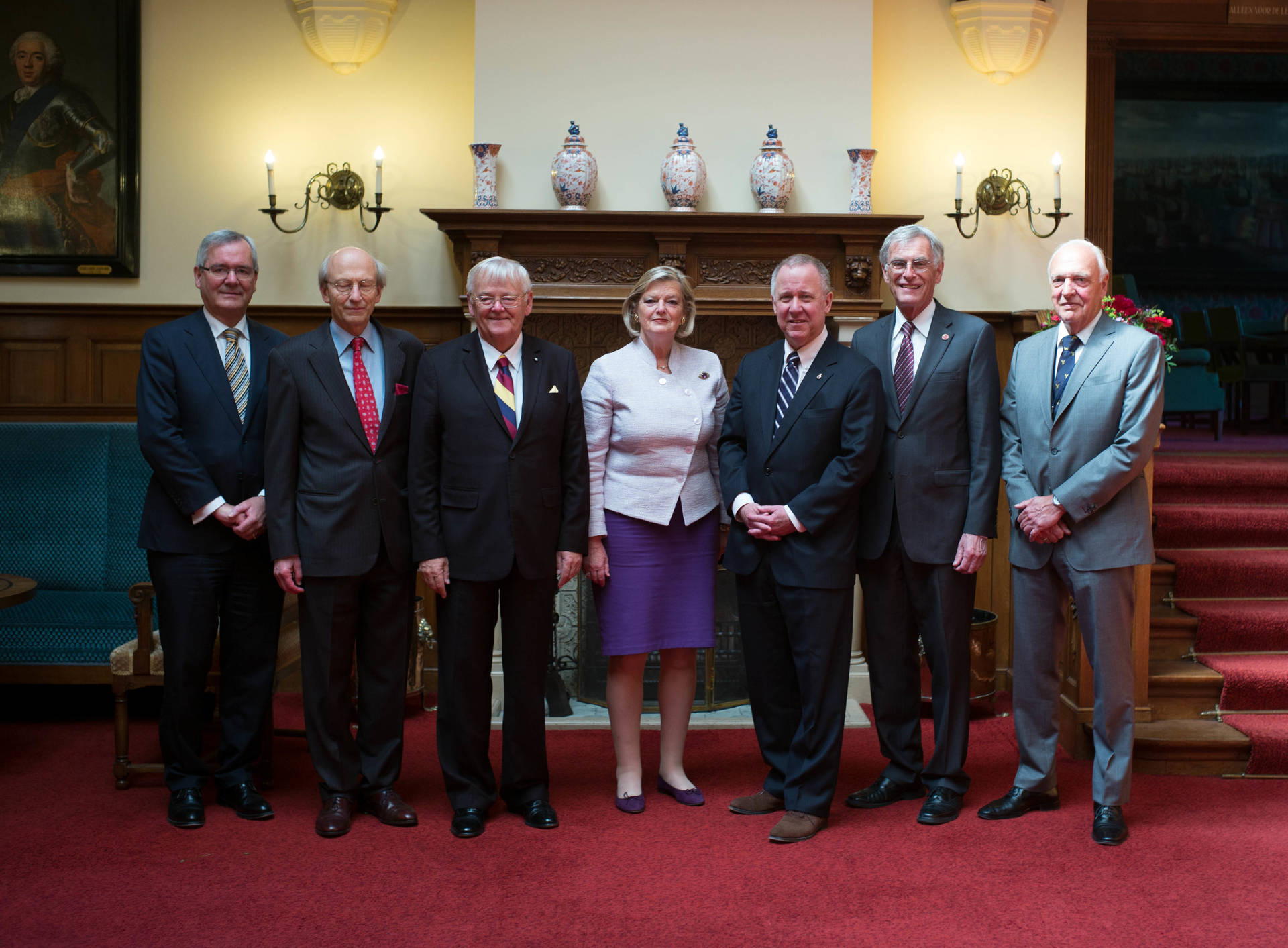 Groepsportret Griffier Hamilton, Senator Franken, Senaatsvoorzitter Kinsella, Eerste Kamervoorzitter Broekers-Knol, Ambassadeur Lambert, Senator Cowan en Senator Van Kappen 