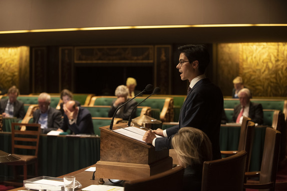 Debat deconstitutionalisering commissaris van de Koning en burgemeester