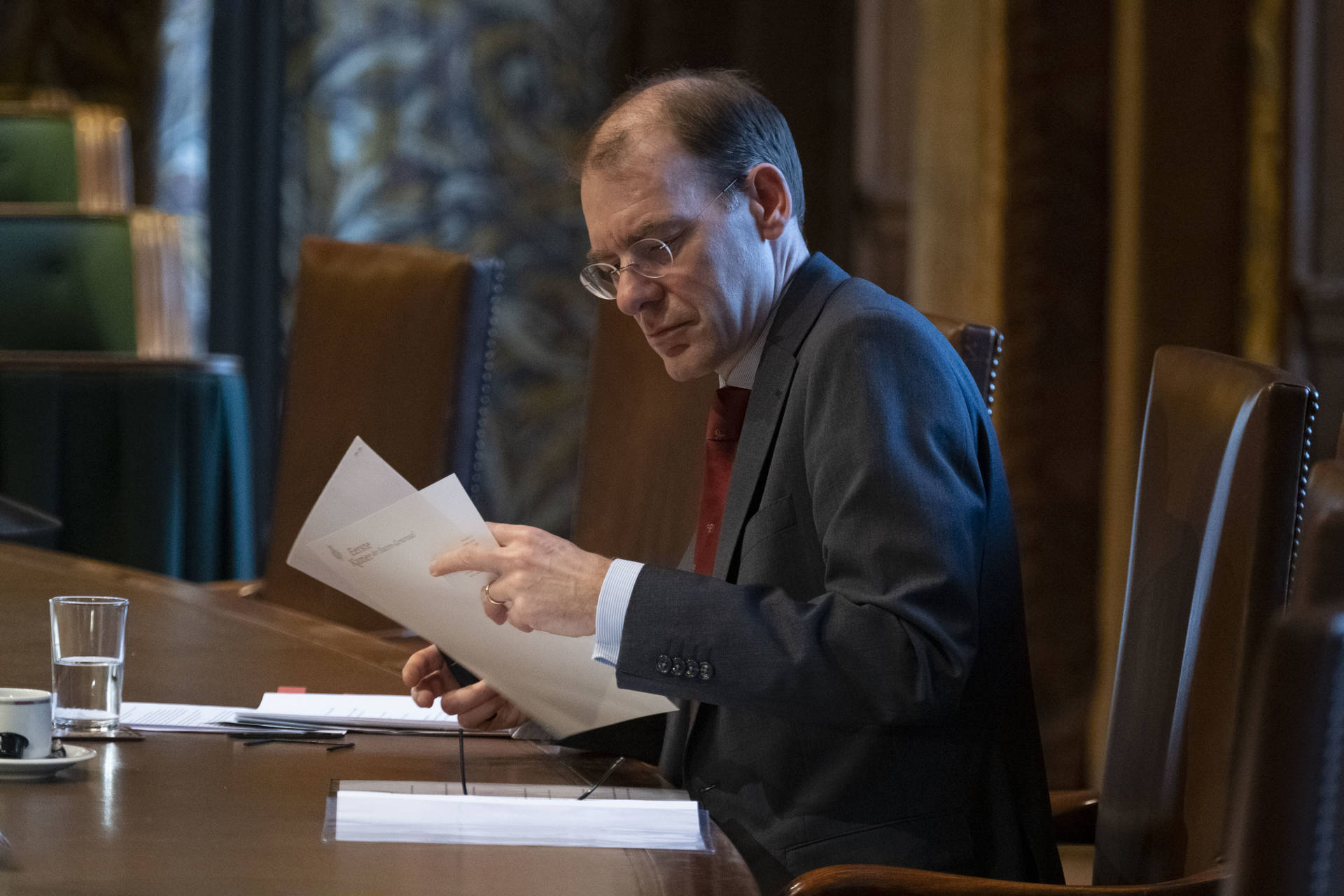 Staatssecretaris Snel van Financiën tijdens het debat op 16 april 2019