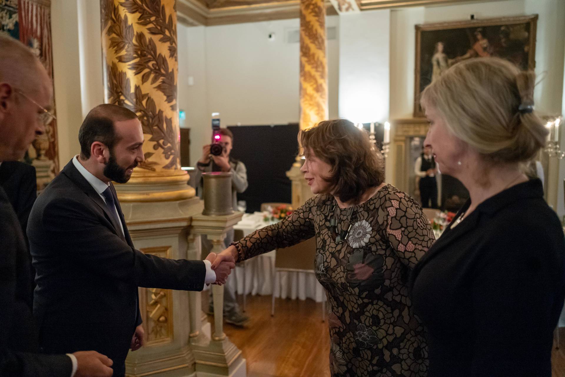 Mirzoyan ontmoet de ondervoorzitters van de Eerste Kamer, Nooren en Gerkens