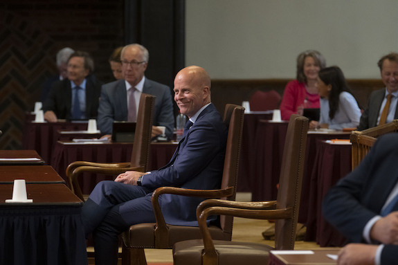 Staatssecretaris Knops (BZK) tijdens de stemming 