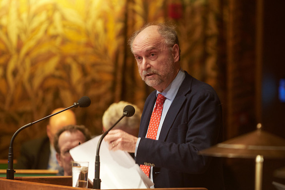Senator Cliteur tijdens een debat in de Eerste Kamer op 4 februari 2020
