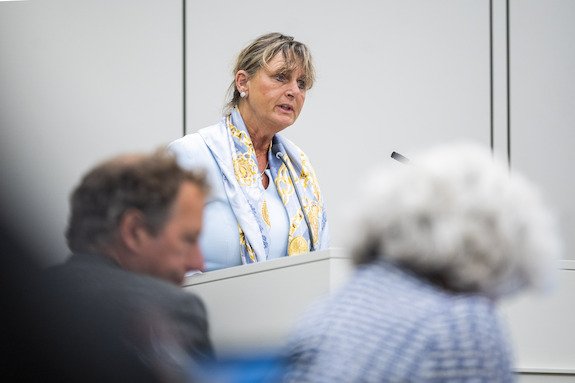 Oud-senator Baay-Timmerman (50PLUS) tijdens het debat over de staat van de rechtsstaat in juni 2022