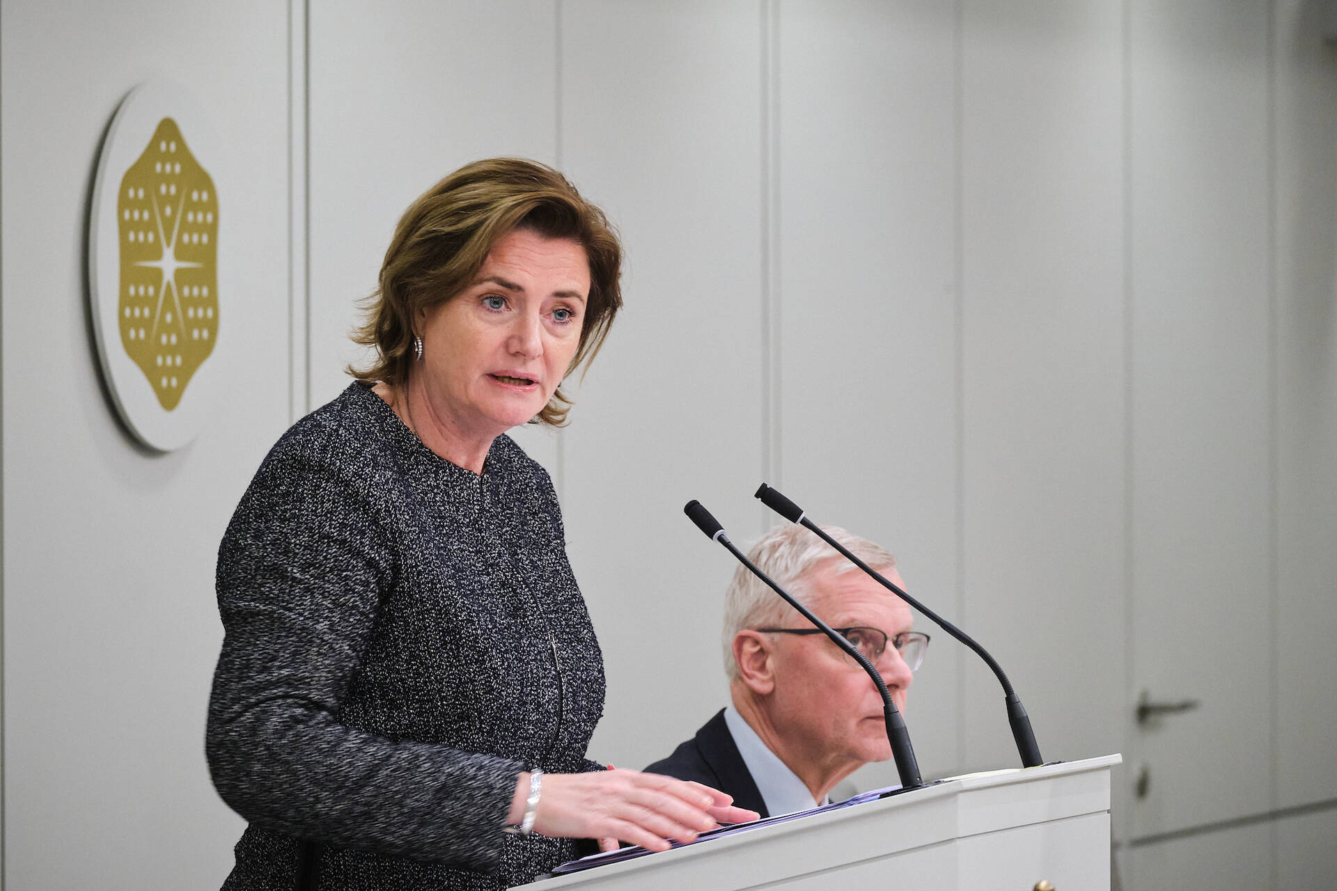 Minister Van Gennip (SZW) tijdens het debat op 13 december 2022