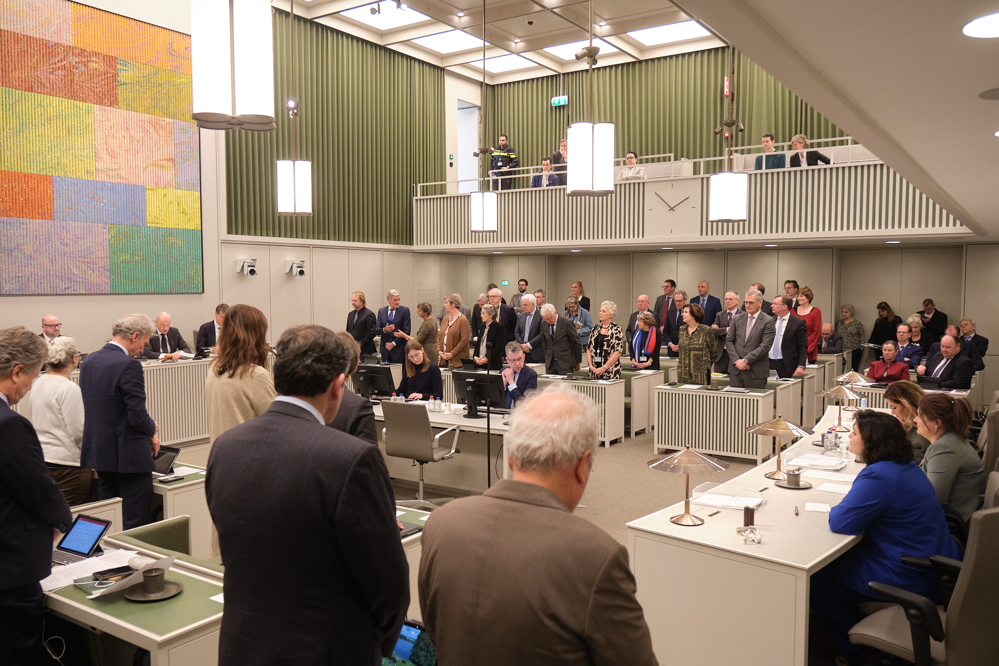 Eerste Kamer Steunt Invoering Minimumuurloon - Eerste Kamer Der Staten ...