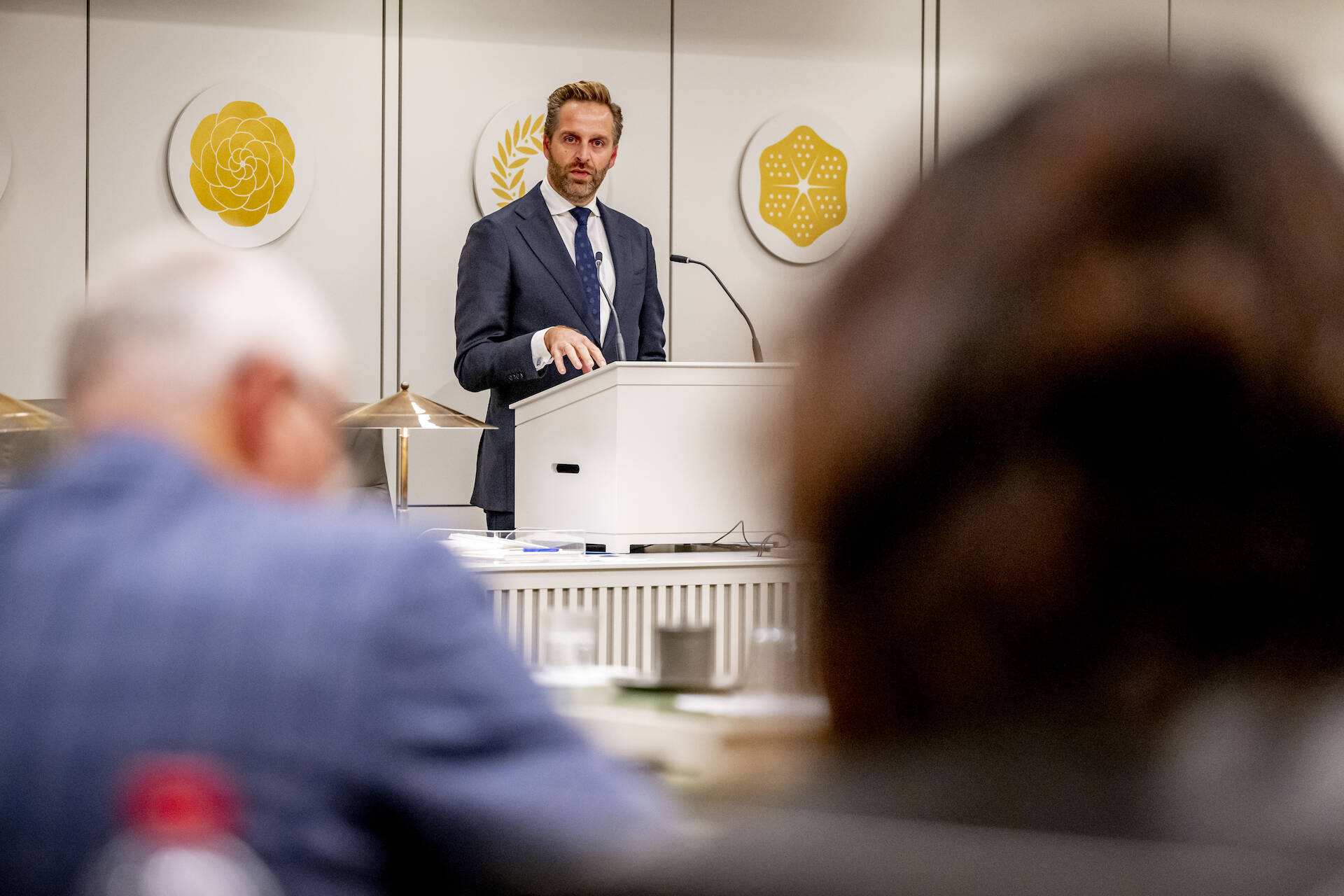 Minister De Jonge tijdens het debat op 24 oktober 2023