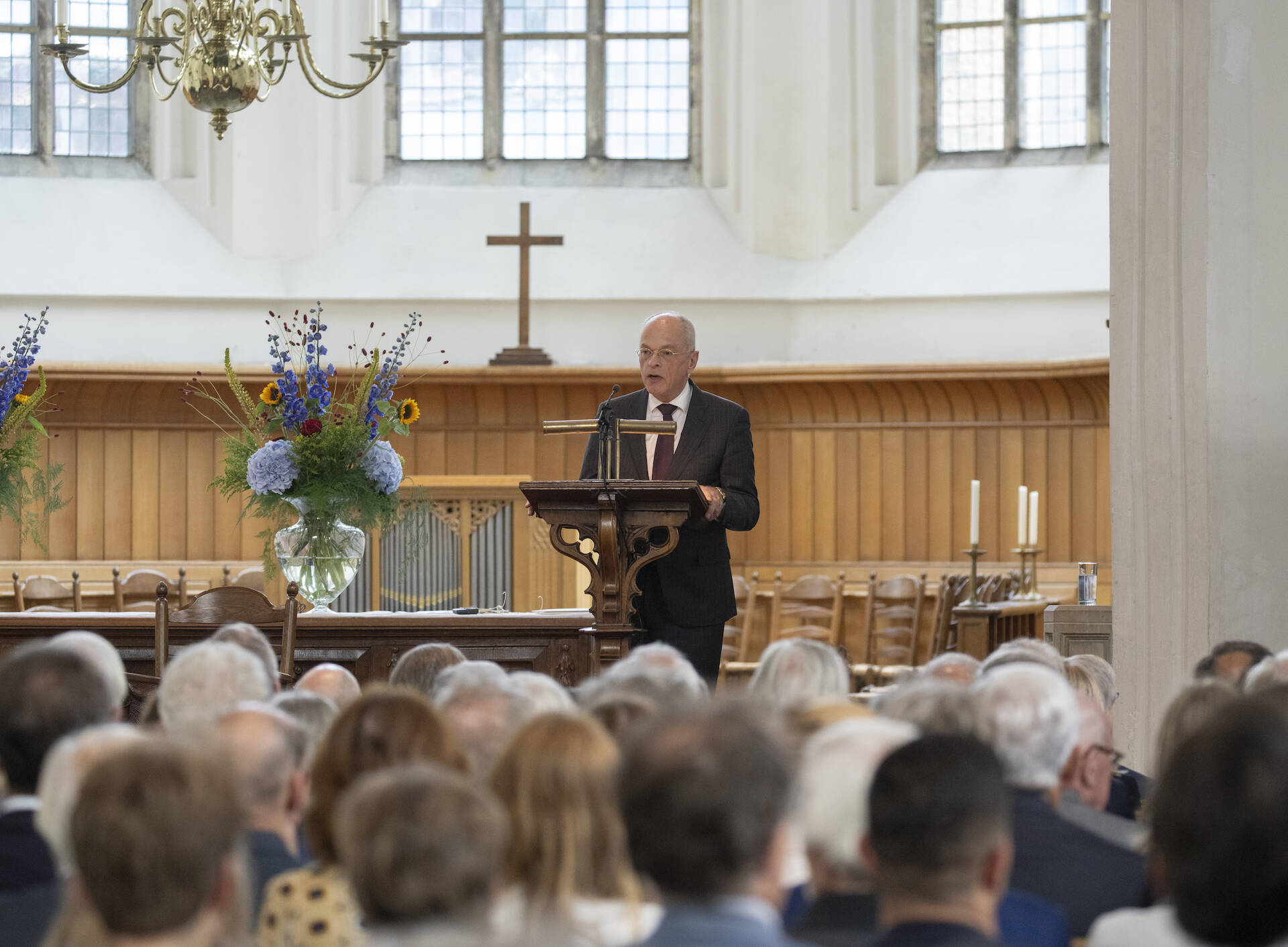 Eerste Kamervoorzitter Jan Anthonie Bruijn heette het publiek welkom