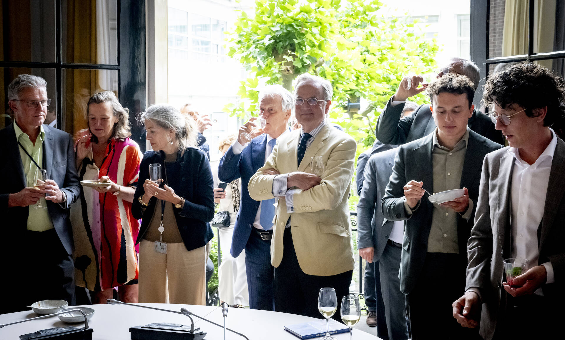 Receptie was in de Tuinkamer en tuin van de tijdelijke huisvesting