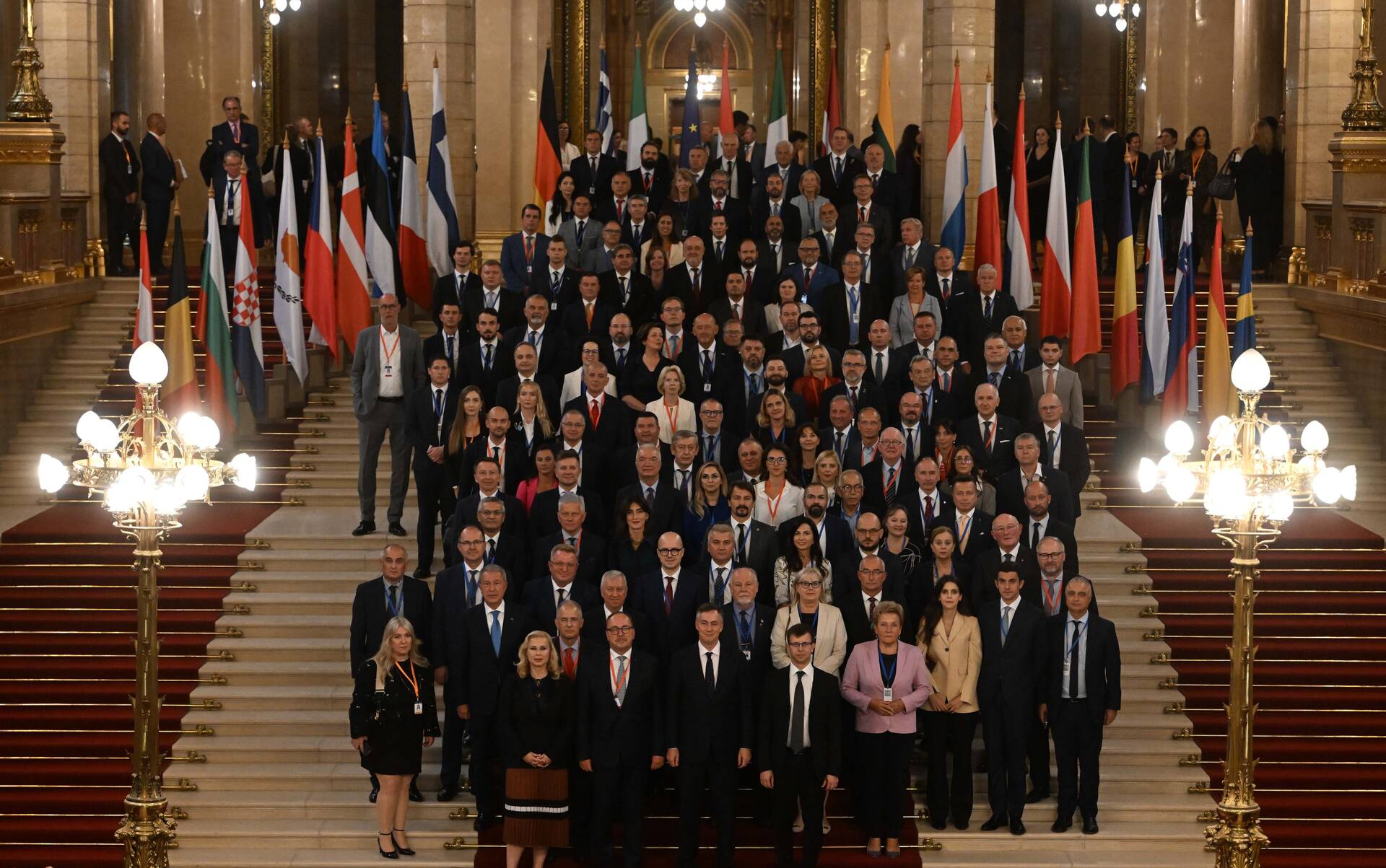 Groepsfoto van de deelnemers aan de conferentie in Boedapest