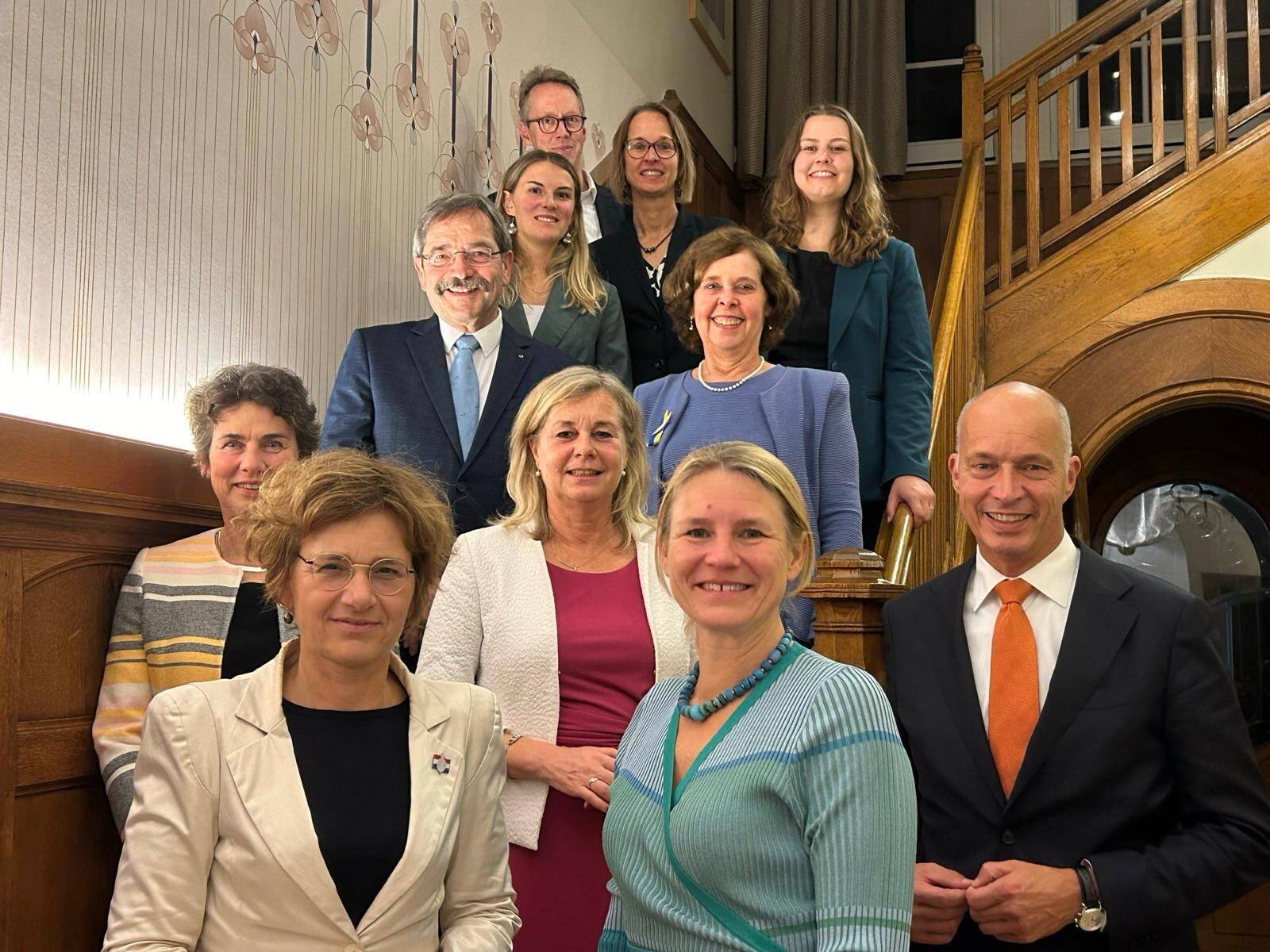 De delegatie met ambassadeur Tanja Gonggrijp