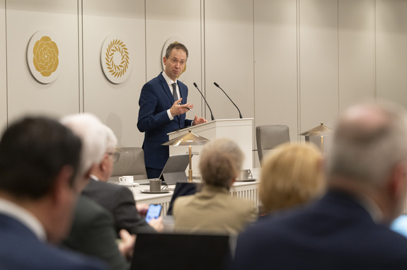 Eerste Kamer stelt stemming over toereikende minimumlonen in EU uit