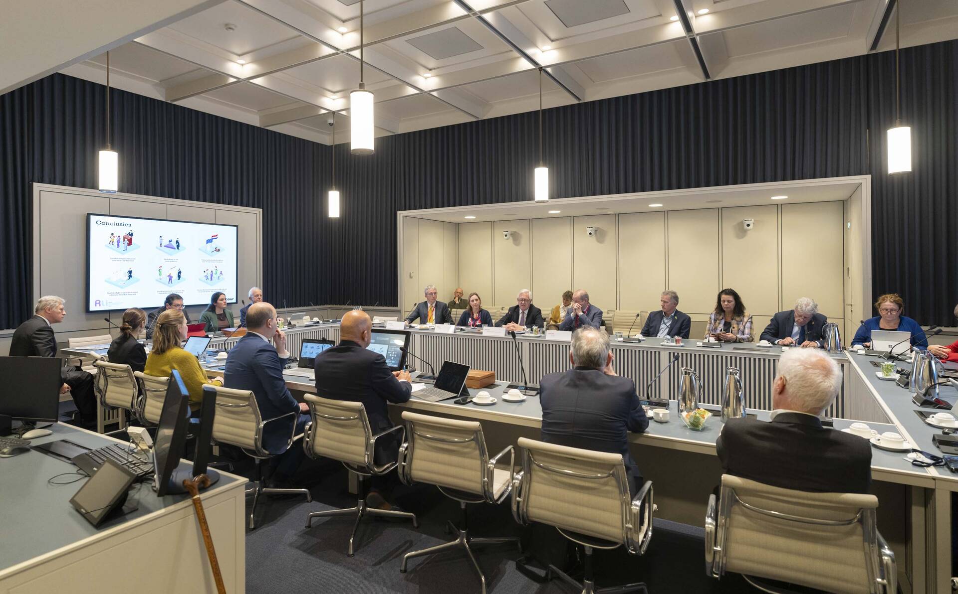 De commissie voor Infrastructuur en Waterstaat / Volkshuisvesting en Ruimtelijke Ordening in gesprek met de Raad voor de leefomgeving en infrastructuur