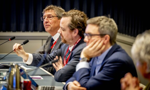 Aleid Wolfsen (l), Sven Stevenson (m) en Brendan van Alsenoy (r)