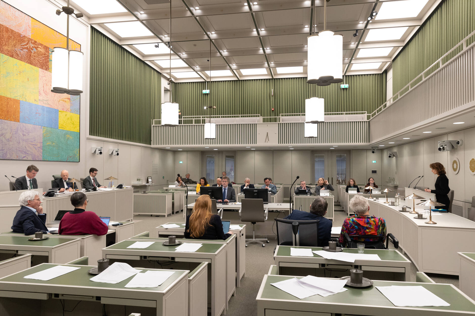 De Kamer tijdens het debat met minister Hermans