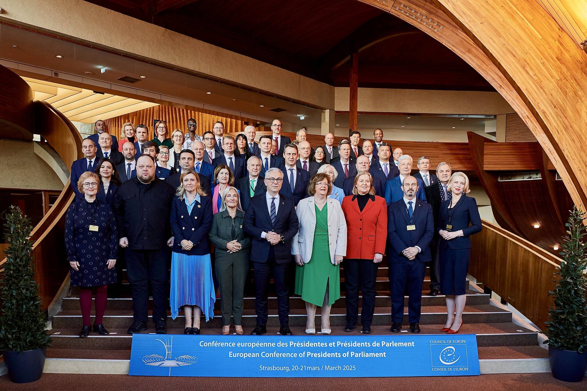 Groepsfoto deelnemende parlementsvoorzitters