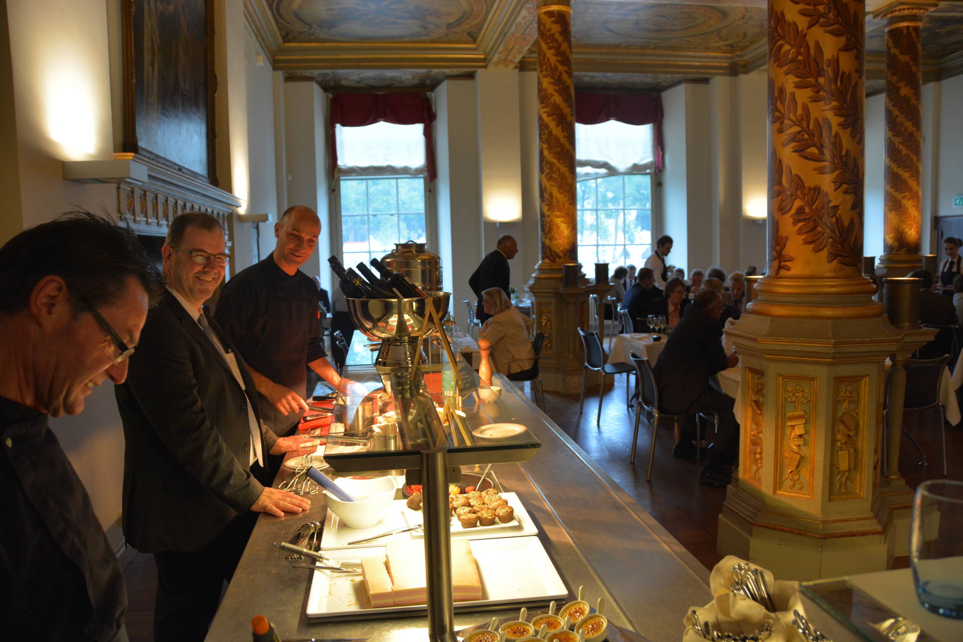 De Noenzaal in de Eerste Kamer. Op vergaderdagen kunnen Eerste Kamerleden hier terecht voor maaltijden en consumpties.