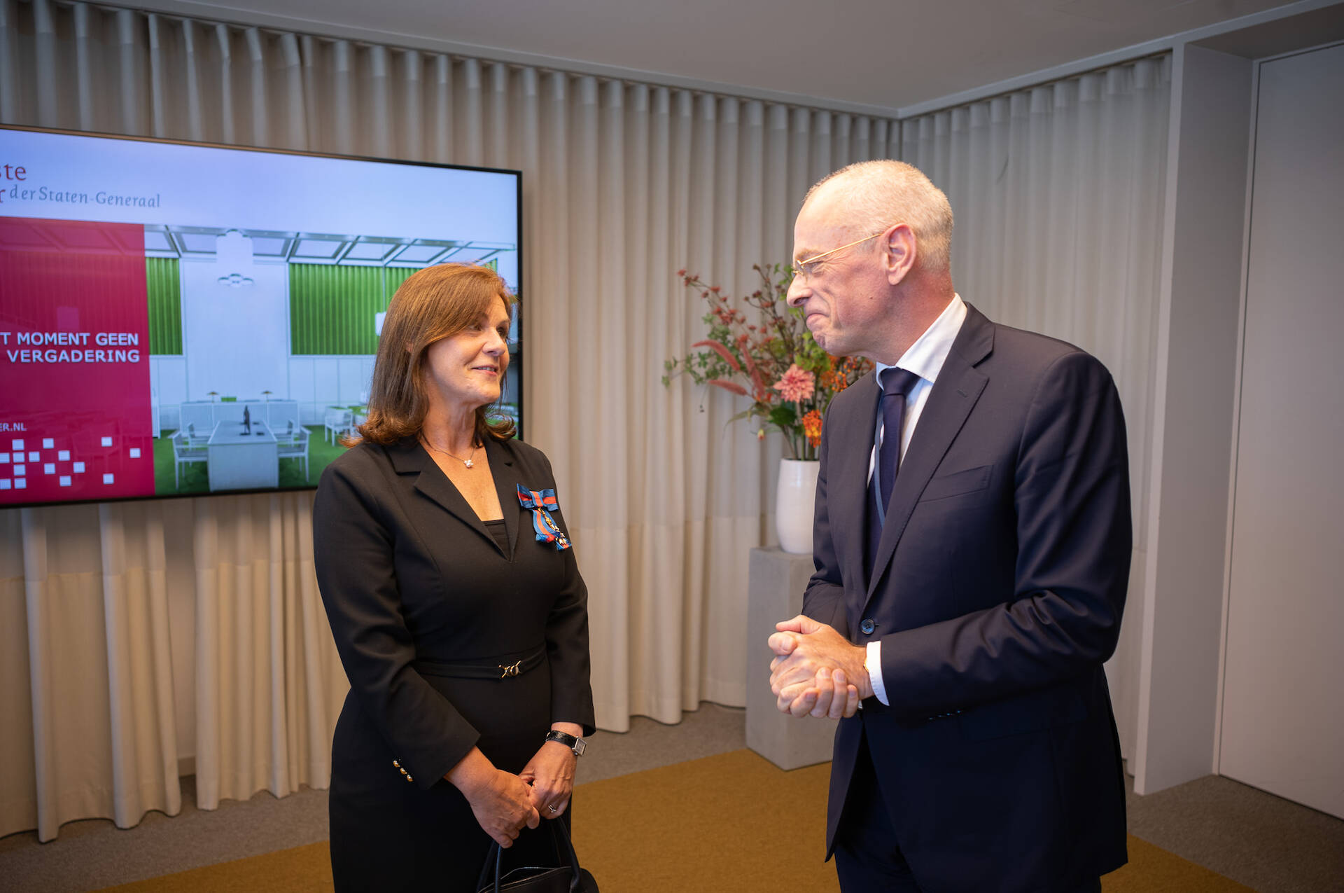 H.E. Joanna Roper en Kamervoorzitter Jan Anthonie Bruijn