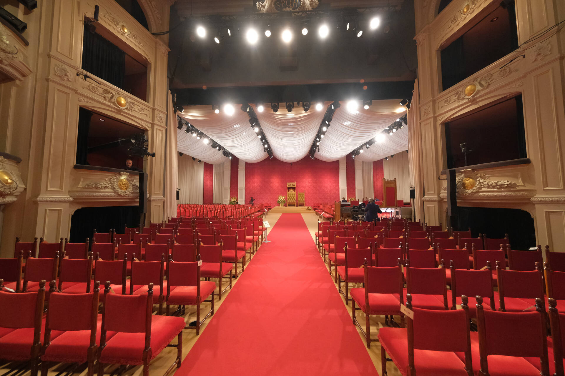 De Koninklijke Schouwburg in Den Haag waar de Verenigde Vergadering plaatsvindt 