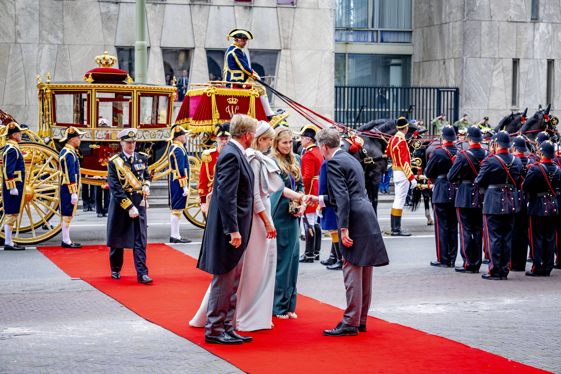 De aankomst van de koning en koningin