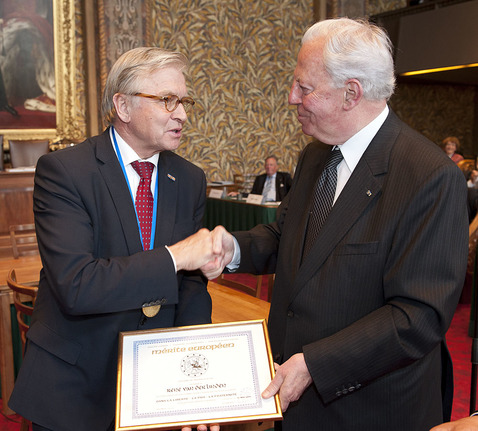 Onderscheiding Gouden Medaille Fondation du Merite Europeen 3