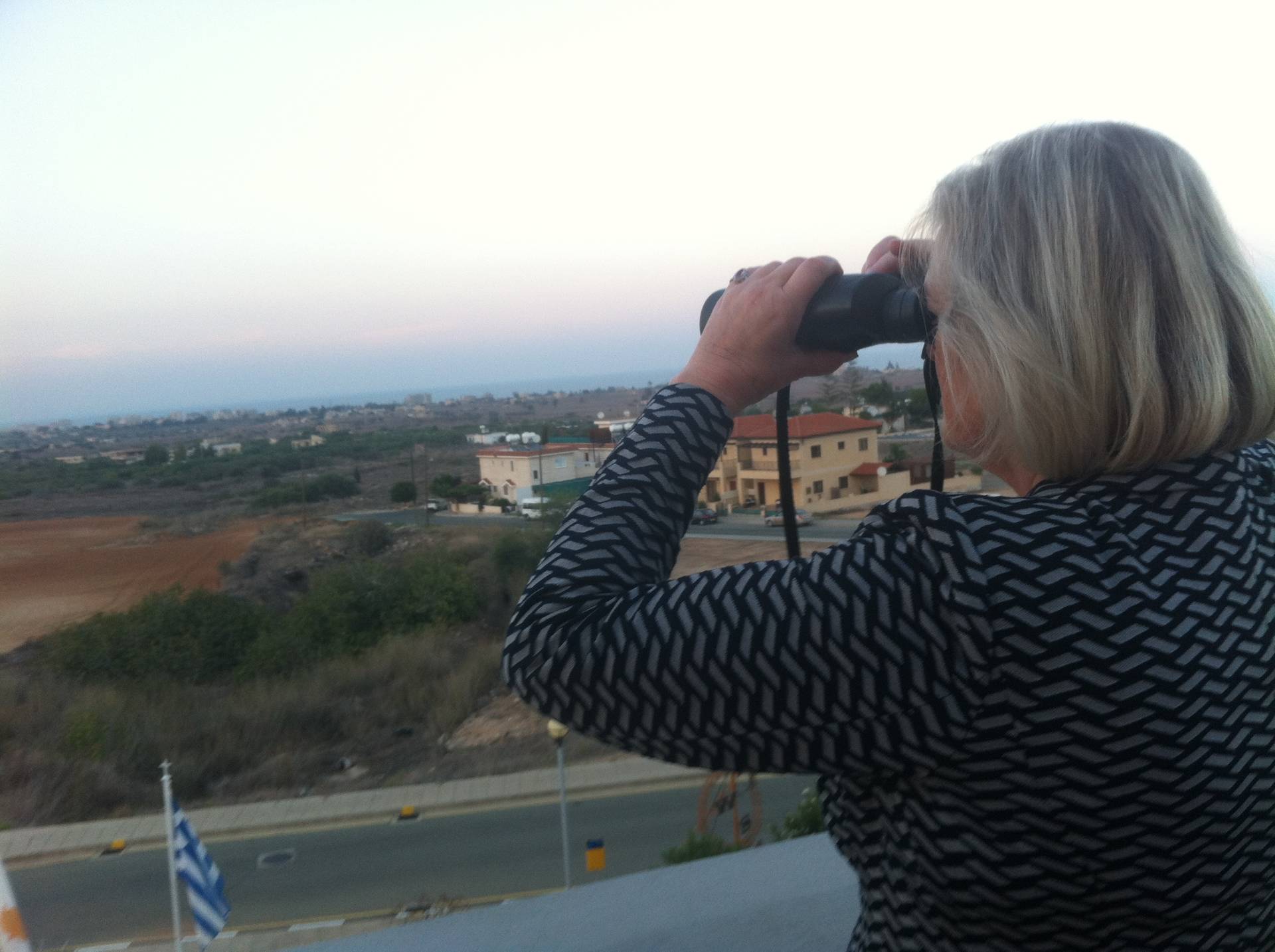 Voorzitter Eerste Kamer kijkt uit op spookstad Famagusta 