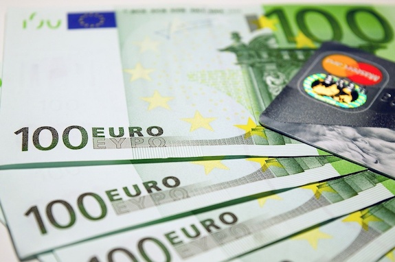 Eurobiljetten en creditcard