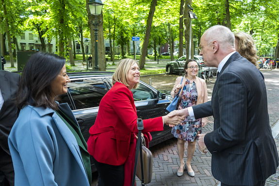 Belgische parlementsvoorzitters worden begroet door Eerste Kamervoorzitter Bruijn