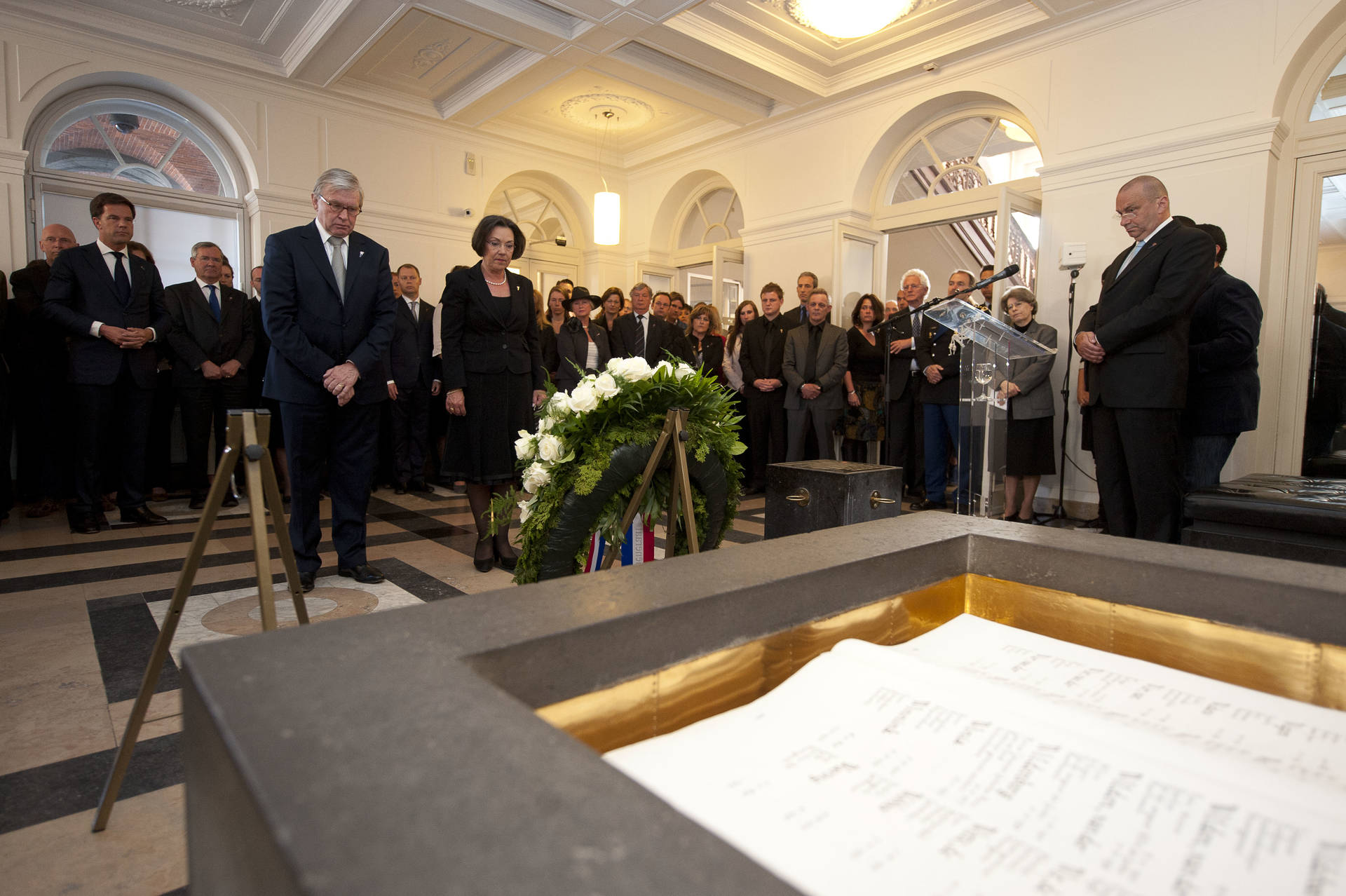 Kranslegging 'Erelijst van Gevallenen' Binnenhof 1a