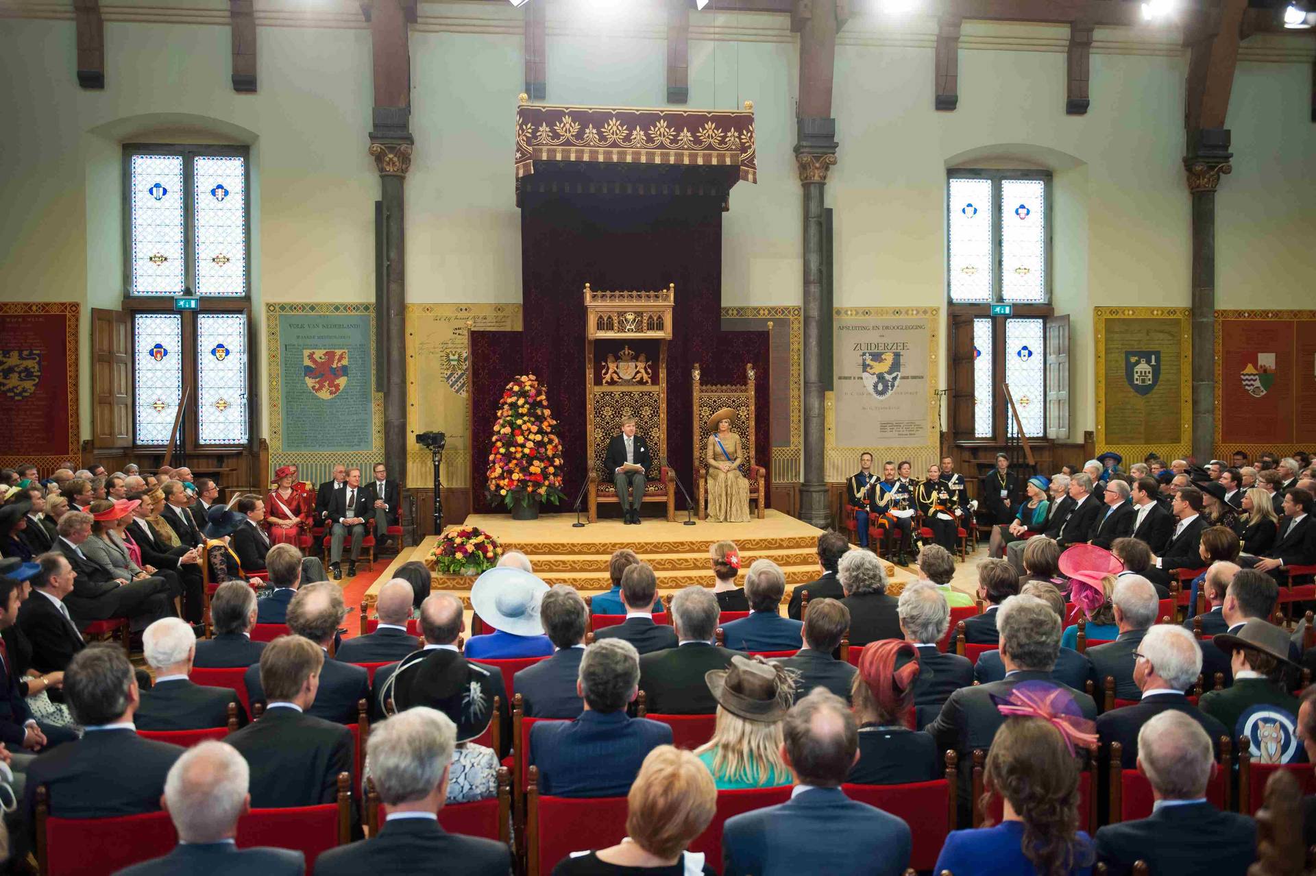 Koning leest troonrede voor