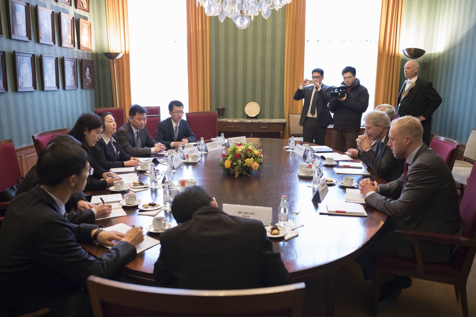 Ontvangst Chinese delegatie door Eerste Ondervoorzitter Flierman