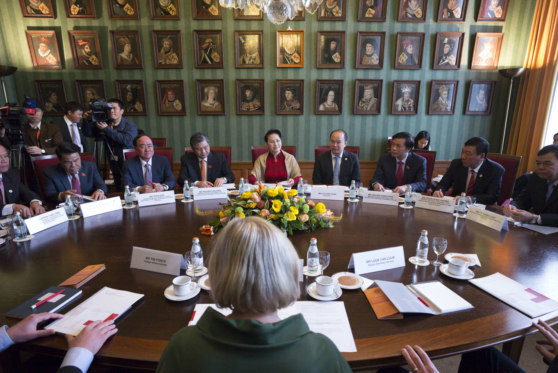 Gesprek in de Gravenkamer van de Eerste Kamer