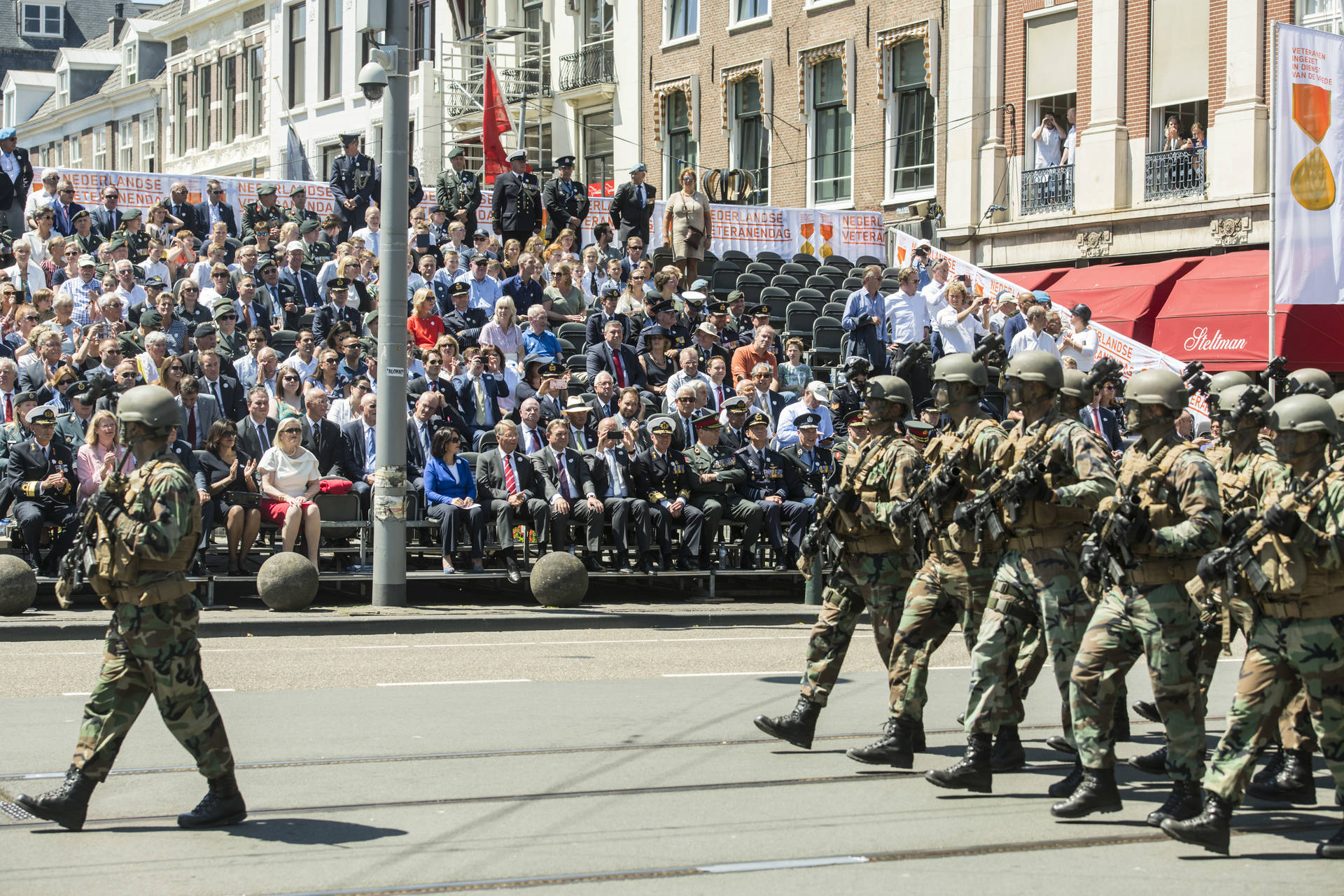 Defilé tijdens Veteranendag 2018