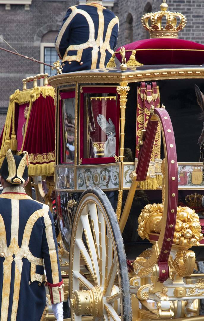 De Koning en Koningin verlaten het Binnenhof