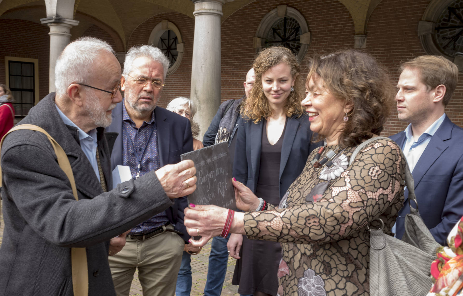 Petitie aangeboden over wetsvoorstel asbestverwijdering