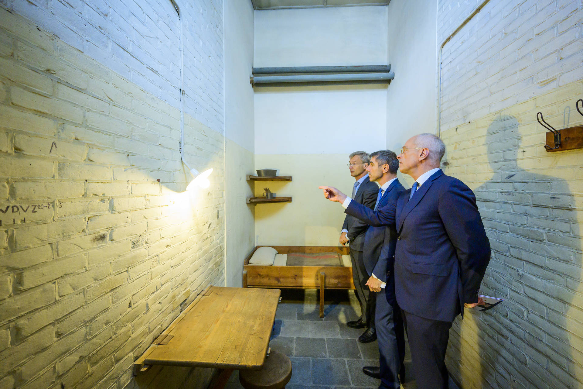 Voorzitter bij opening Nationaal Monument Oranjehotel