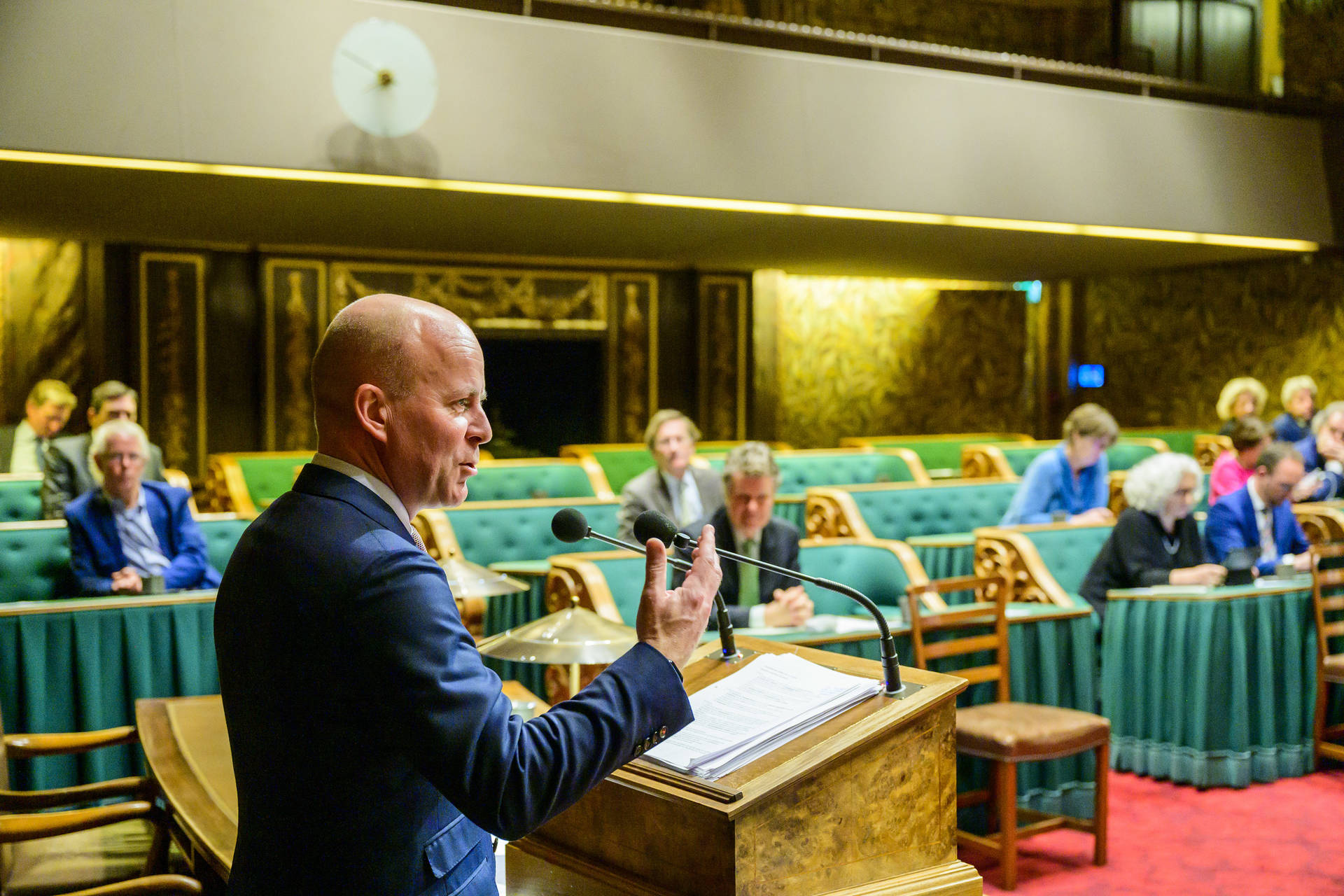 Minister Knops (BZK) tijdens het debat op 4 februari 2020