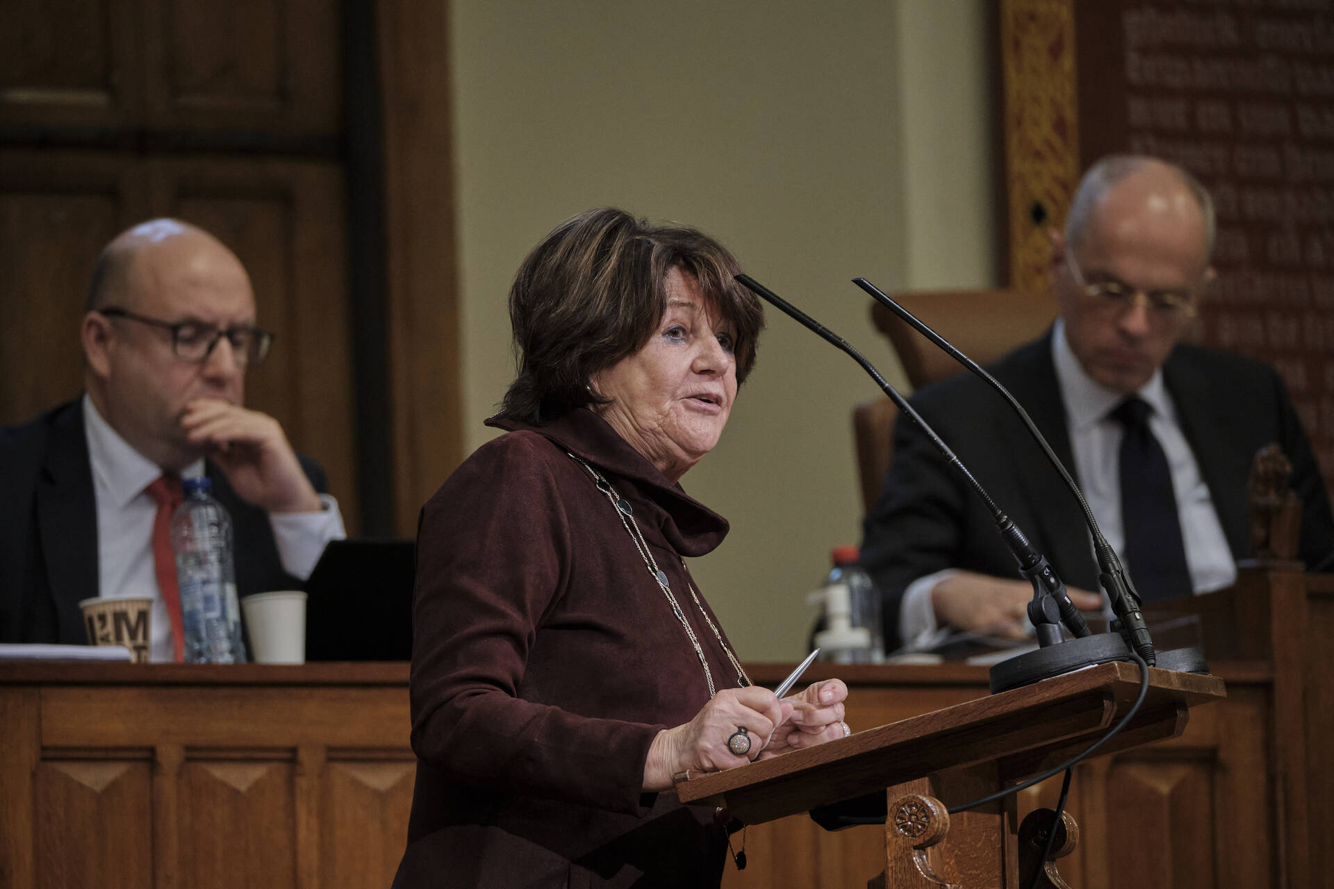 Senator Oomen (CDA) tijdens het debat op 12 januari 2021