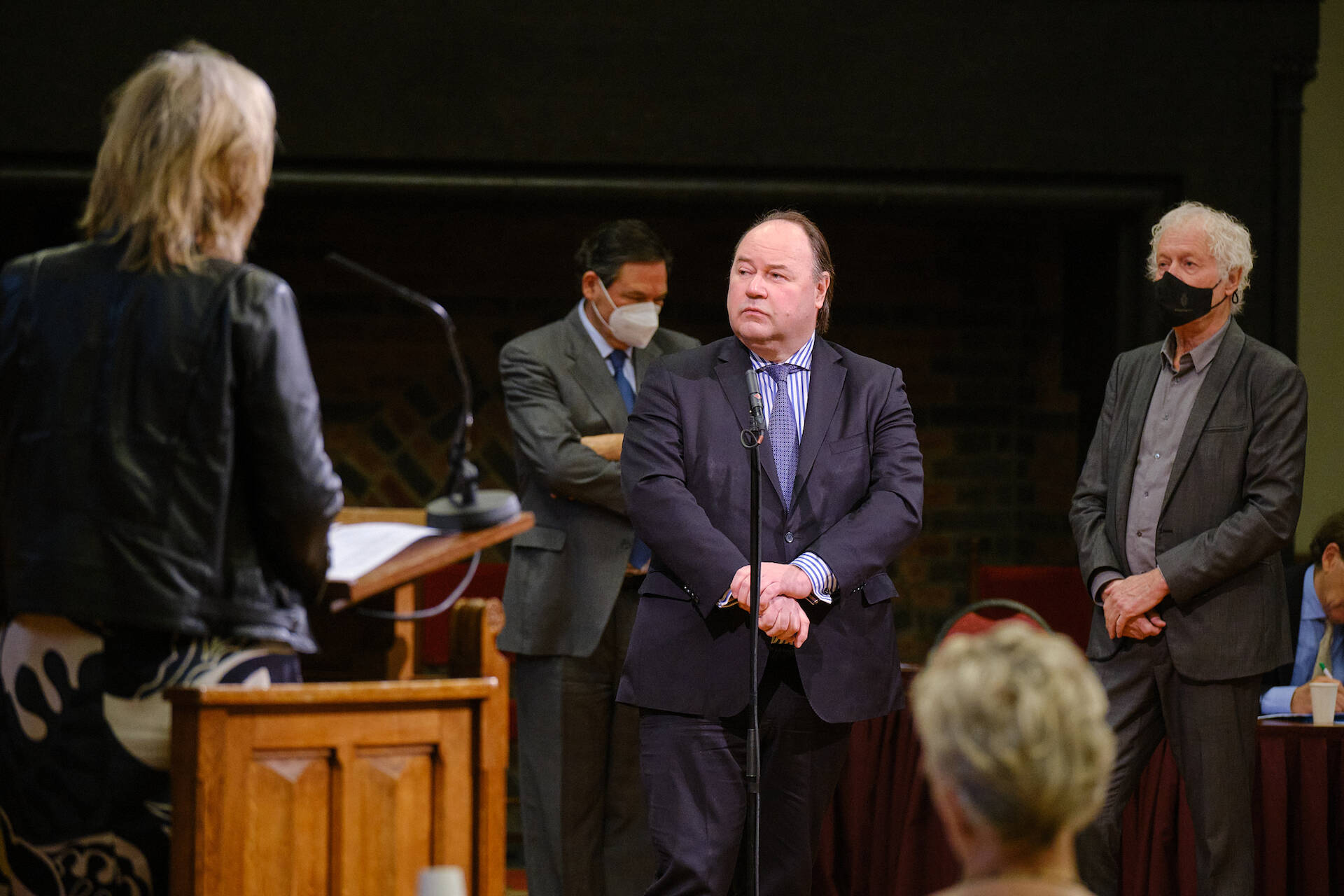 Eerste Kamer debatteert over verlenging coronaspoedwet