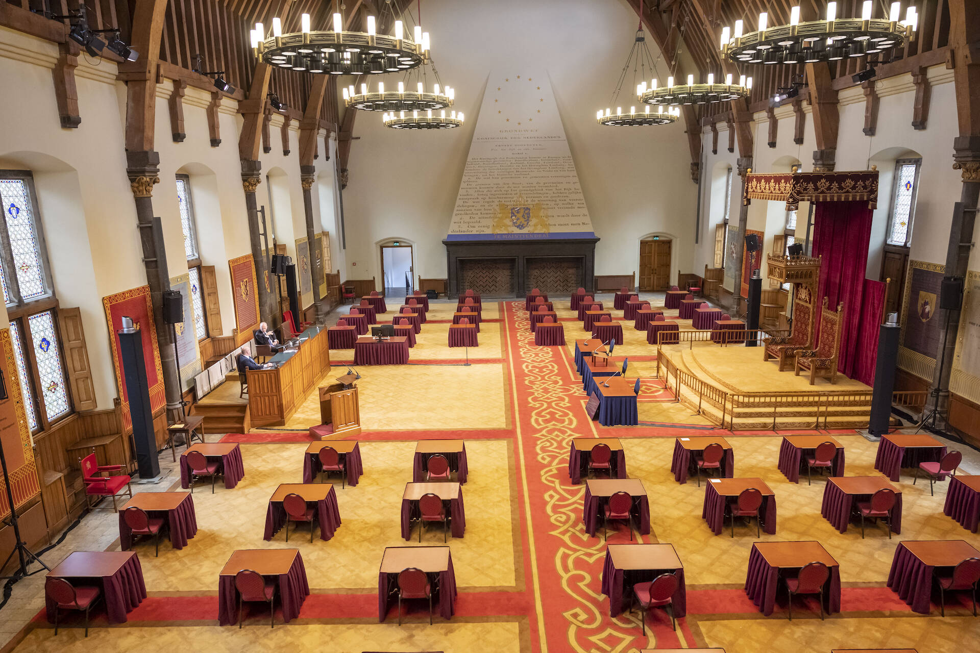 De Eerste Kamer vergadert plenair in de Ridderzaal