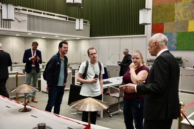 Open Monumentendag tijdelijke Eerste Kamer druk bezocht