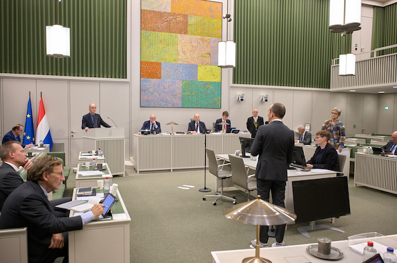 Drie moties in debat zelfevaluatie toeslagenaffaire