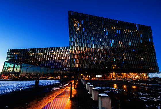 Het Harpa-congrescentrum waar de vergadering werd gehouden