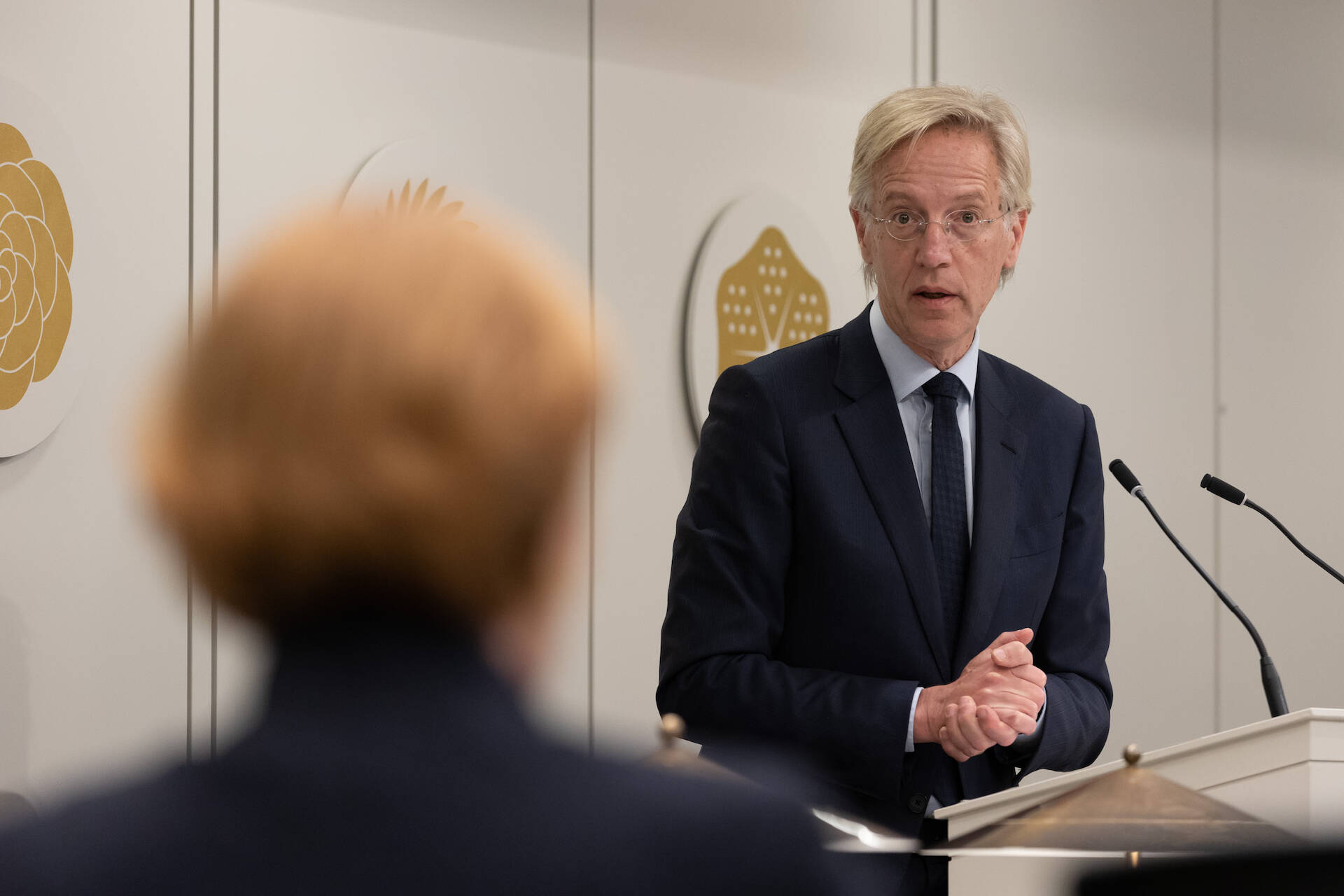 Demissionair minister Dijkgraaf aan het woord tijdens het debat op 14 mei 2024