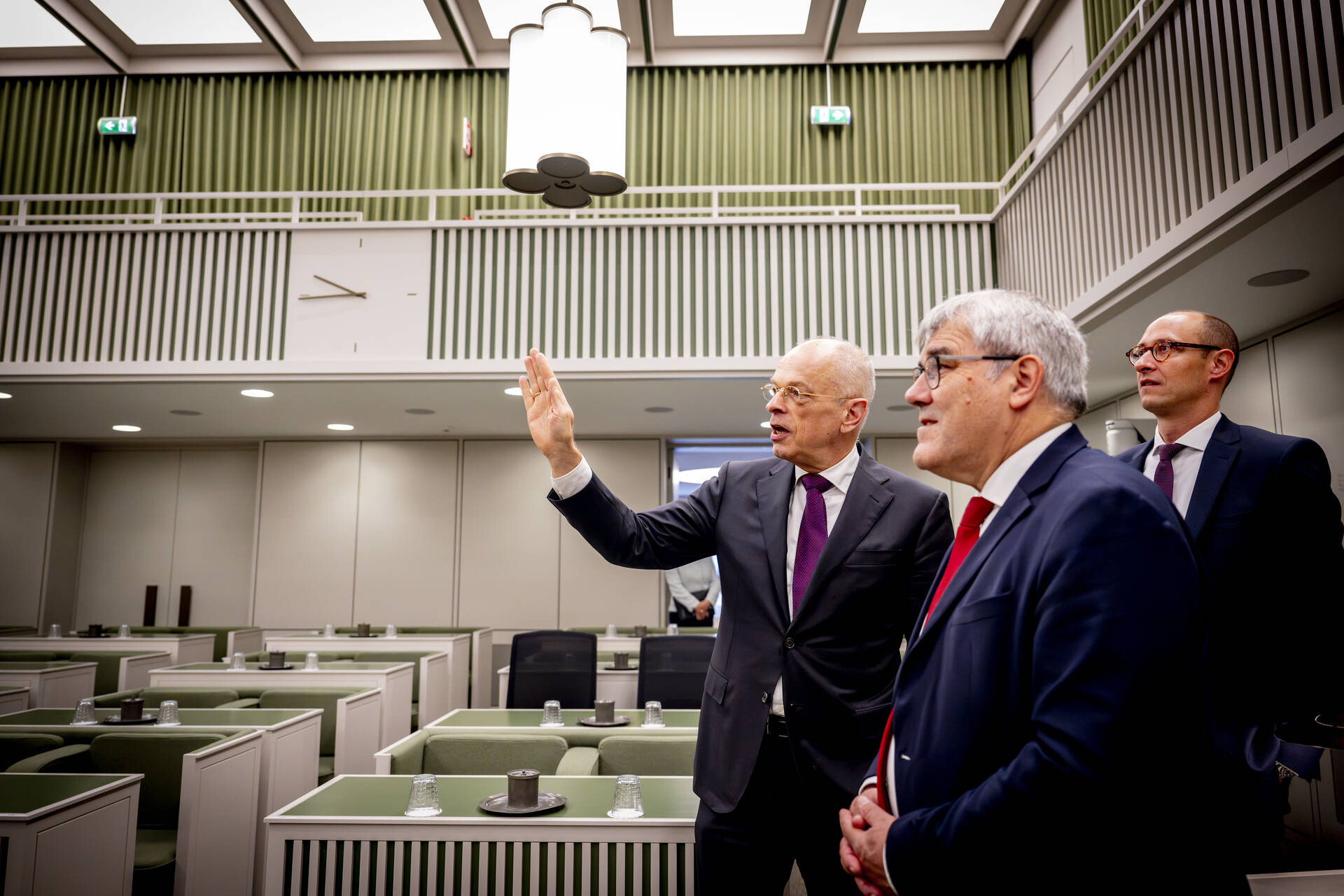 Na hun gesprek kreeg Nussbaumer van Bruijn een rondleiding door het gebouw van de Eerste Kamer.