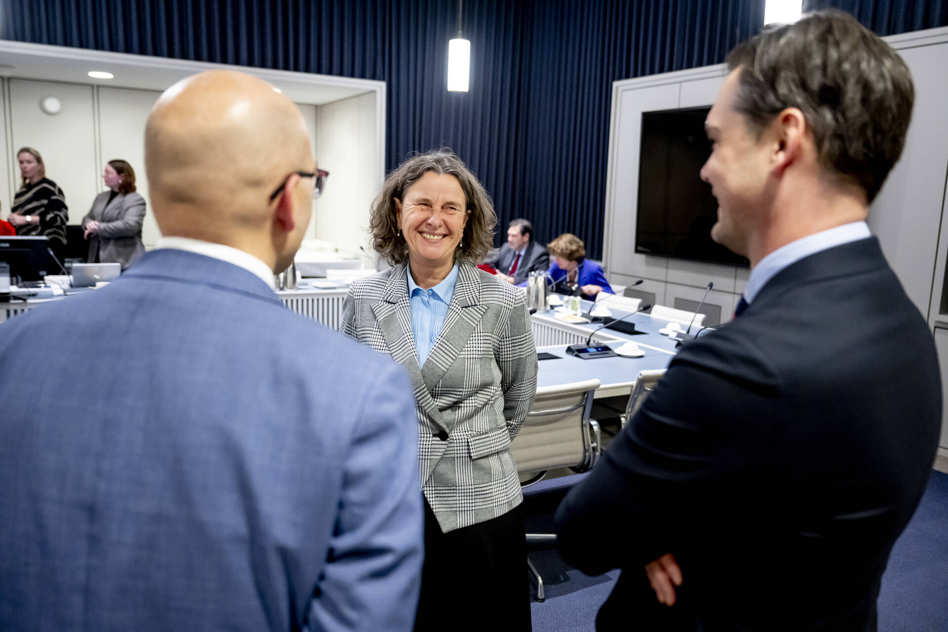 Minister Faber van Asiel en Immigratie gaat in gesprek met leden van de commissie voor Immigratie & Asiel / JBZ-raad.